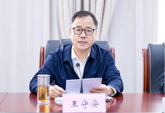 湖北省检察院传达学习全国两会精神